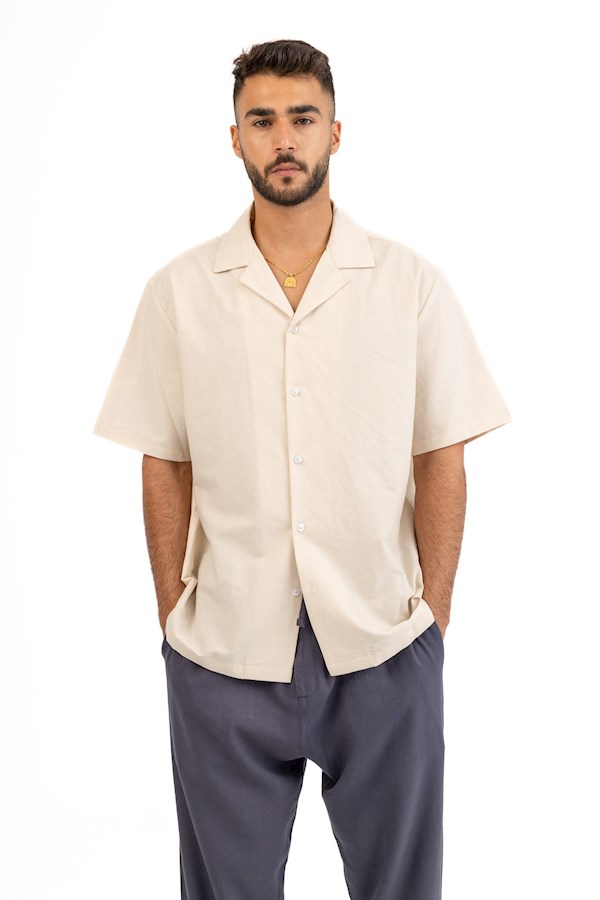 relaxed short sleeve shirt with thin rubber print